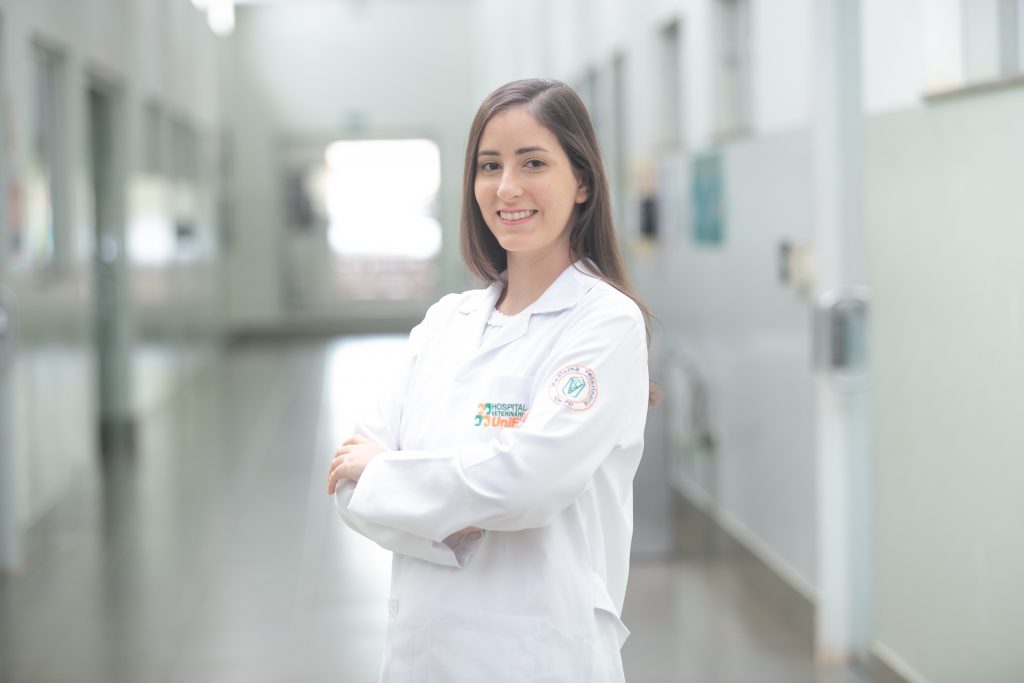 Mais um primeiro lugar da Medicina Veterinária agora Ana Julia em