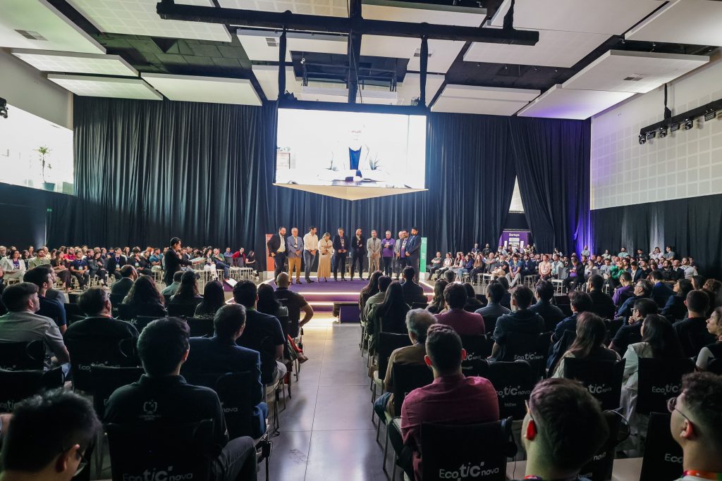 UniFil ganha destaque no maior evento de TIC e inovação do Paraná