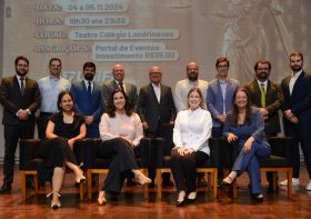 Primeiro dia da Semana Jurídica do Curso de Direito é marcado por palestra e homenagem