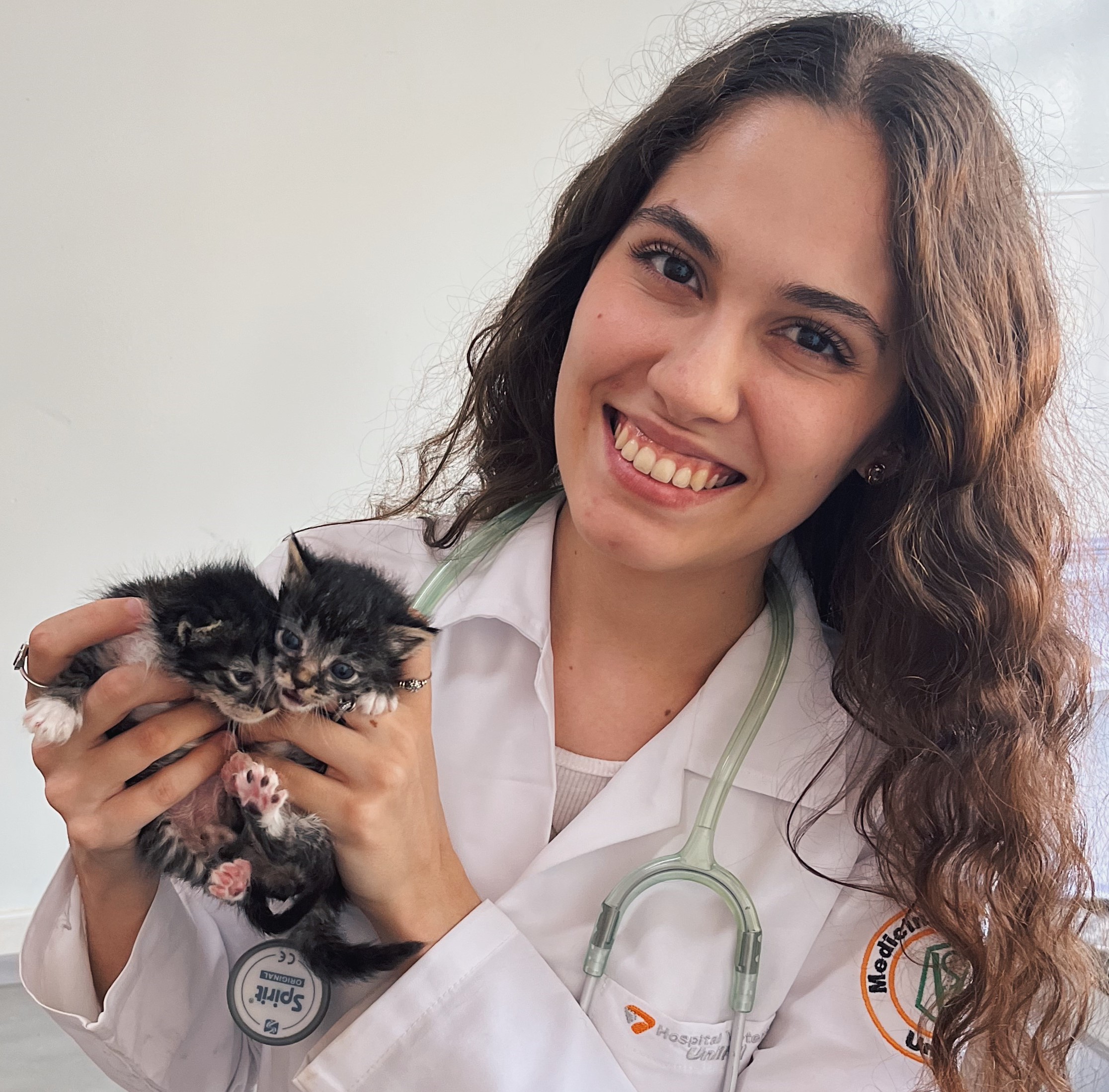 Formada em outra universidade, veterinária residente se surpreende com a qualidade do HV da UniFil