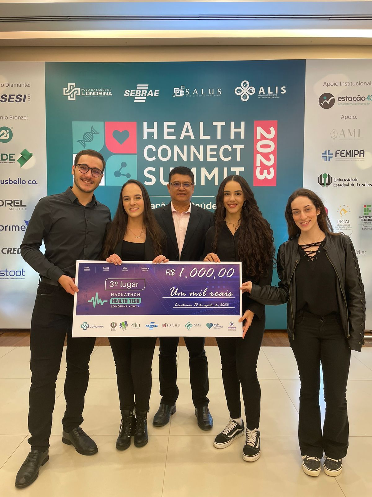 Equipe da UniFil conquista prêmio no disputado Hackathon da Saúde