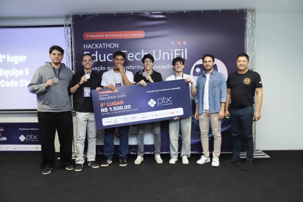 2° Lugar - CodeClass.  Kauan Idalgo Lopes, Thiago Leopoldo Zambrin Filho, Marcelo Adriano Doná Filho e Matheus Henrique Cardoso Lander Passos (Ciência da Computação); Mateus Soares Prado (Engenharia de Software)