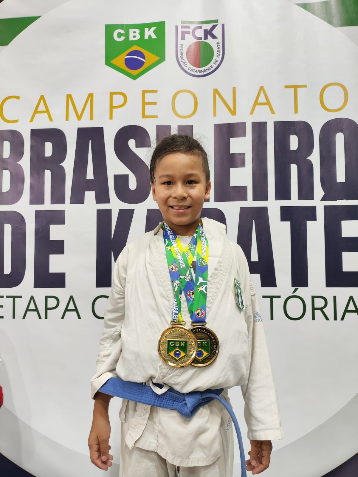 Aluno do 6º ano do Colégio Londrinense foi campeão brasileiro de Karatê