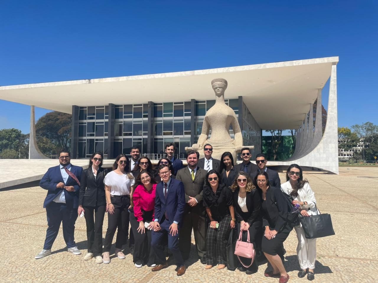 Alunos de Direito visitam Brasília e ampliam conteúdo prático